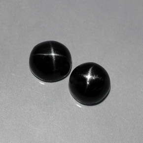 Gemas de diopsido estrella negro natural de  ct, corte óvalo, opaco