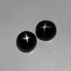 Gemas de diopsido estrella negro natural de  ct, corte óvalo, opaco