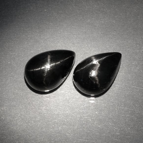 Gemas de diopsido estrella negro natural de  ct, en forma de pera, opaco