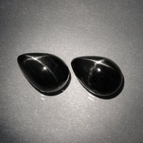 Gemas de diopsido estrella negro natural de  ct, en forma de pera, opaco