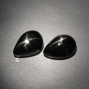 Gemas de diopsido estrella negro natural de  ct, en forma de pera, opaco