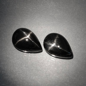 Gemas de diopsido estrella negro natural de  ct, en forma de pera, opaco