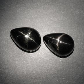 Gemas de diopsido estrella negro natural de  ct, en forma de pera, opaco