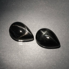 Gemas de diopsido estrella negro natural de  ct, en forma de pera, opaco