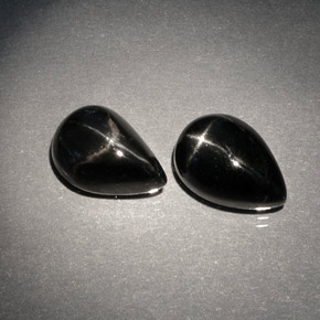 Gemas de diopsido estrella negro natural de  ct, en forma de pera, opaco