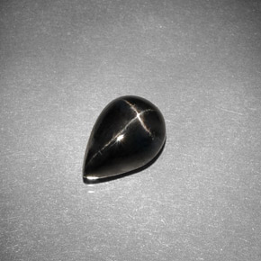 Diopsido estrella negro natural de 2,75 ct, en forma de pera, opaco