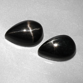Gemas de diopsido estrella negro natural de  ct, en forma de pera, opaco