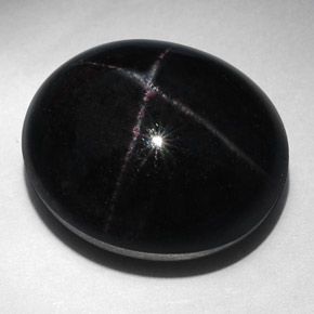 Granate estrella negro natural de 52,94 ct, corte óvalo, opaco