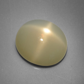 Piedra de luna estrella crema natural de 8,67 ct, corte óvalo, translúcido