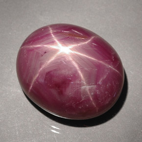 Rubí estrella rojo natural de 31,05 ct, corte óvalo, opaco