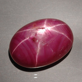 Rubí estrella rojo natural de 27,63 ct, corte óvalo, opaco