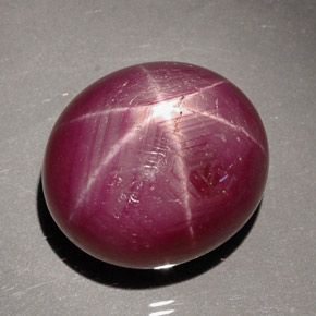 Rubí estrella rojo natural de 27,59 ct, corte óvalo, opaco