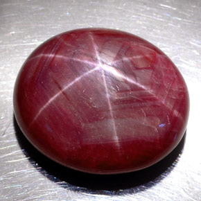 Rubí Estrella Rojo púrpura natural de 37.92 ct, Corte Óvalo, Opaco