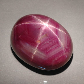 Rubí estrella rojo natural de 57,98 ct, corte óvalo, opaco