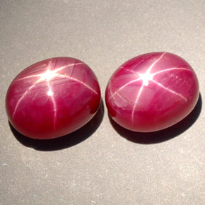 Gemas de rubí estrella rojo natural de  ct, corte óvalo, opaco
