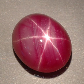 Rubí estrella rojo natural de 7,44 ct, corte óvalo, opaco