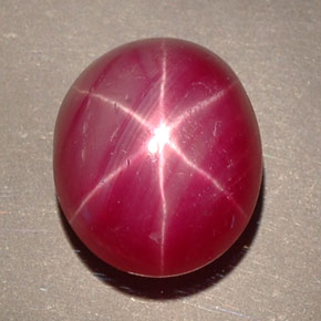 Rubí estrella rojo natural de 7,44 ct, corte óvalo, opaco
