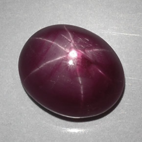 Rubí Estrella Rojo púrpura natural de 6.56 ct, Corte Óvalo, Opaco
