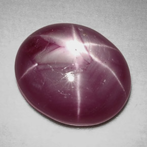 Rubí estrella rojo natural de 6,68 ct, corte óvalo, opaco