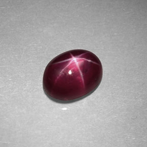 Rubí estrella rojo natural de 0,89 ct, corte óvalo, opaco