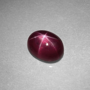 Rubí estrella rojo natural de 0,89 ct, corte óvalo, opaco