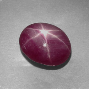 Rubí estrella rojo natural de 4,84 ct, corte óvalo, opaco