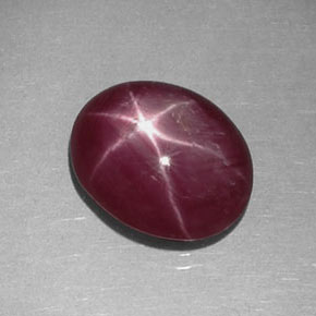 Rubí estrella rojo natural de 4,24 ct, corte óvalo, opaco