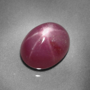 Rubí estrella rojo natural de 2,20 ct, corte óvalo, opaco