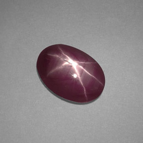 Rubí estrella rojo natural de 1,80 ct, corte óvalo, opaco