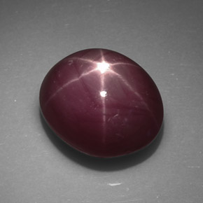 Rubí estrella rojo natural de 5,46 ct, corte óvalo, opaco