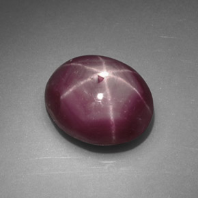 Rubí estrella rojo natural de 4,12 ct, corte óvalo, opaco