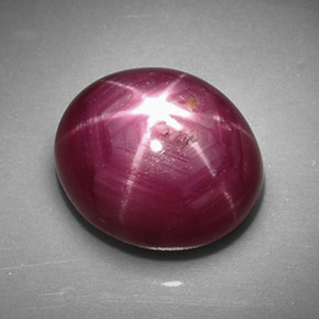 Rubí Estrella Rojo púrpura natural de 5.72 ct, Corte Óvalo, Opaco
