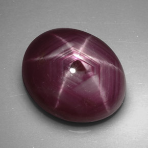 Rubí estrella rojo natural de 4,77 ct, corte óvalo, opaco