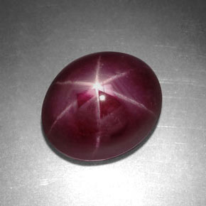 Rubí estrella rojo natural de 5,20 ct, corte óvalo, opaco
