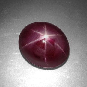 Rubí estrella rojo natural de 5,20 ct, corte óvalo, opaco