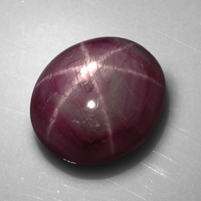 Rubí Estrella Rojo púrpura natural de 5.76 ct, Corte Óvalo, Opaco