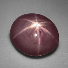 Rubí estrella rojo natural de 5,80 ct, corte óvalo, opaco
