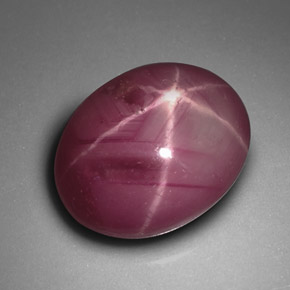 Rubí estrella rojo natural de 4,09 ct, corte óvalo, opaco