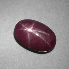 Rubí estrella rojo natural de 1,62 ct, corte óvalo, opaco