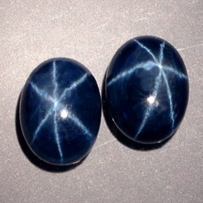 Gemas de zafiro estrella azul natural de  ct, corte óvalo, translúcido