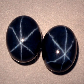 Gemas de zafiro estrella azul natural de  ct, corte óvalo, opaco