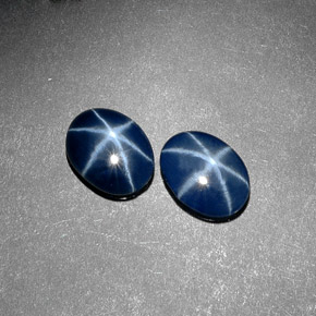 Gemas de zafiro estrella azul natural de  ct, corte óvalo, opaco