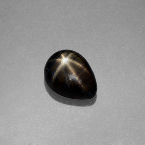 Zafiro estrella negro natural de 1,79 ct, en forma de pera, opaco
