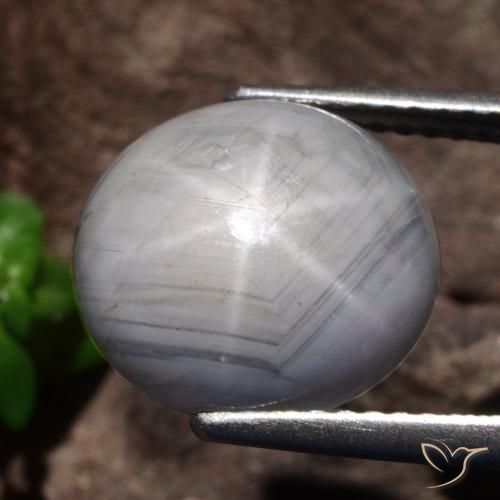 Zafiro estrella Verde claro natural de 10.69 ct, Ovalada, Opaco