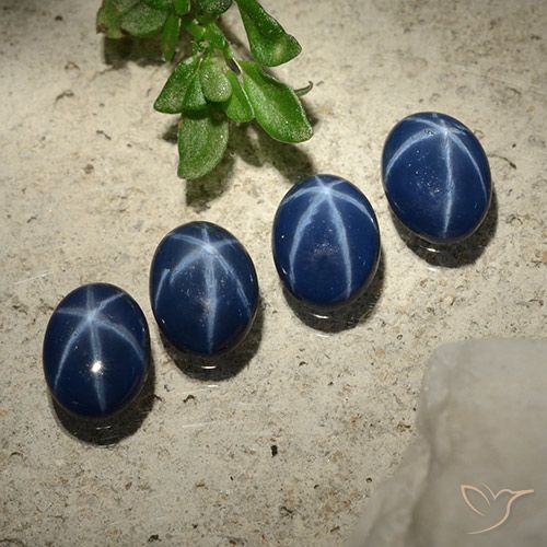Gemas de Zafiro estrella Azul marino intenso natural de 2.84 ct, Ovalada, Opaco