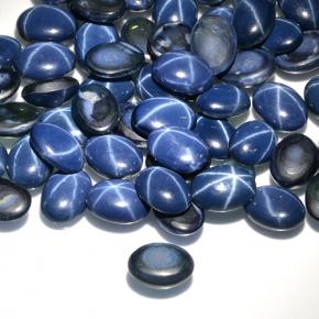 Zafiro estrella azul natural de 1,05 ct, corte óvalo, opaco