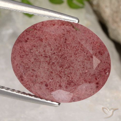 12.80ct Natural Rojo medio cuarzo fresa, Ovalada, Translúcido
