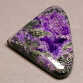 Sugilita violeta natural de 19,43 ct, forma elegante, opaco