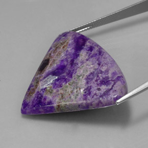 Sugilita multicolor natural de 40,80 ct, forma elegante, opaco