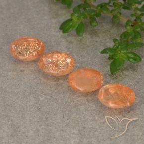 Gemas de Piedrasol Naranja medio natural de 2.25 ct, Ovalada, Translúcido